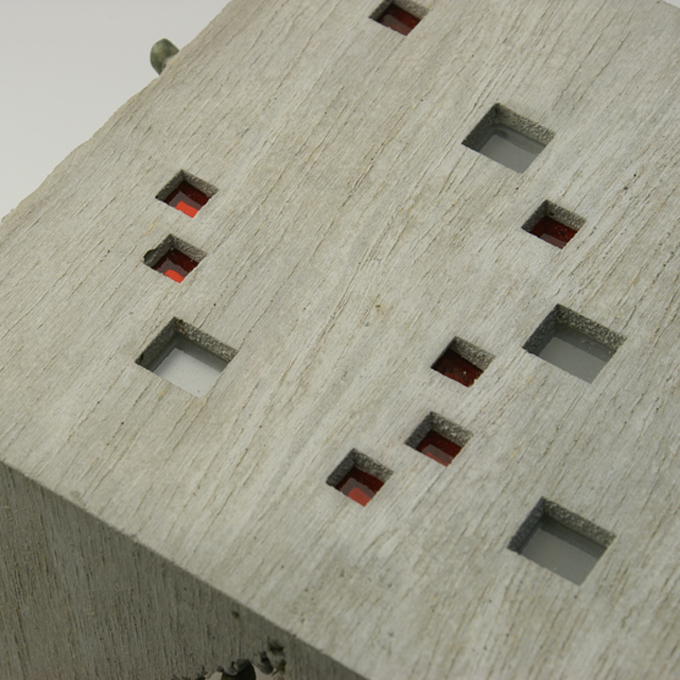 ビルをモチーフにしたランプ