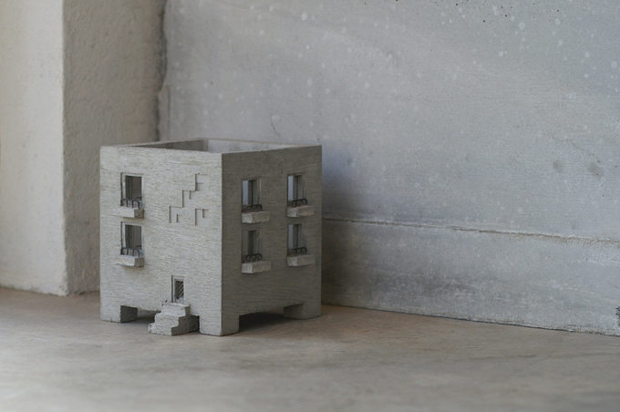 マンションをモチーフにしたプランター